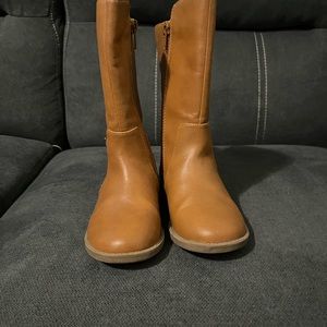 Children’s place used chest nut girls boots